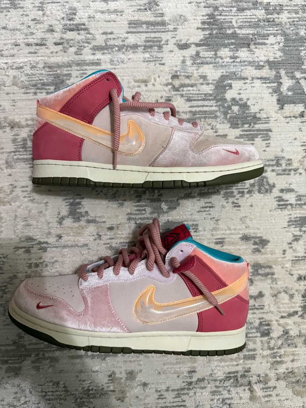 Social Status x Nike Dunk “Strawberry Milk” (2021)